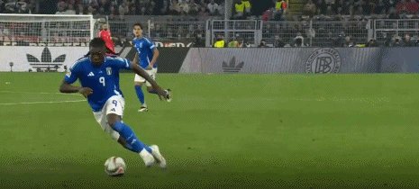 1742775013650018047.gif