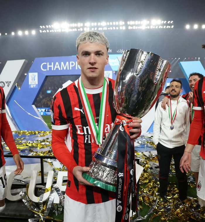 开云-希门尼斯专访：感谢米兰但曾因未获信任离队，现专注伯恩茅斯|AC米兰|阿尔瓦罗-希门尼斯|皇家马德里|俱乐部|阿莱格里_新浪体育_新浪新闻